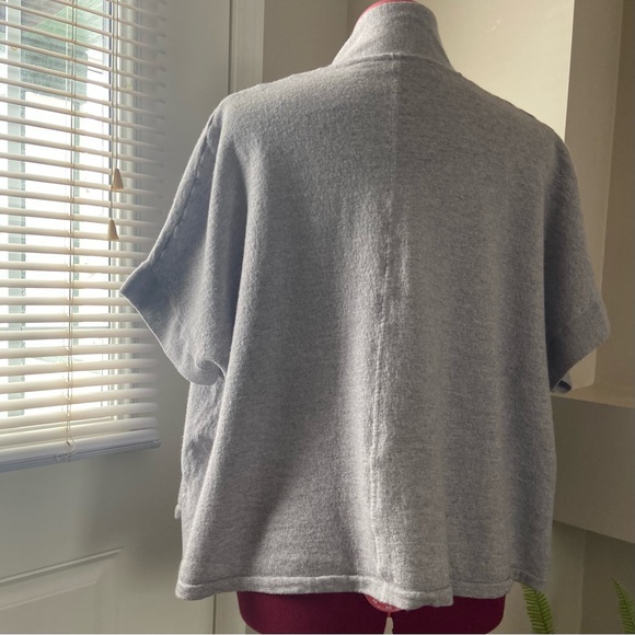 Contemporaine women grey 100% Merino wool short sleeve cardigan. Size XS/S. Used - Picture 5 of 7